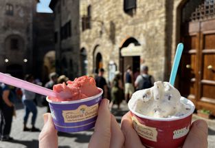 gelati in San Gimignano.jpg